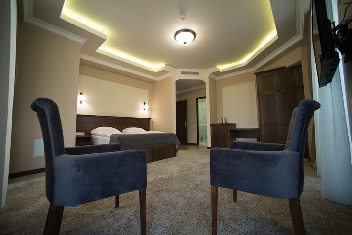 Room 9 of 47