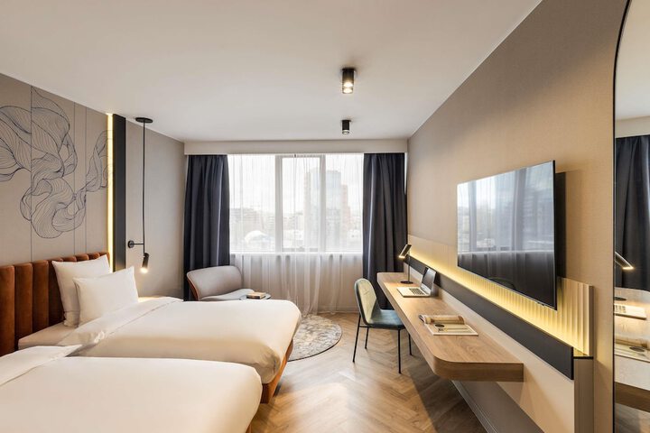 Room 3 of 94