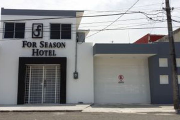For Season Hotel