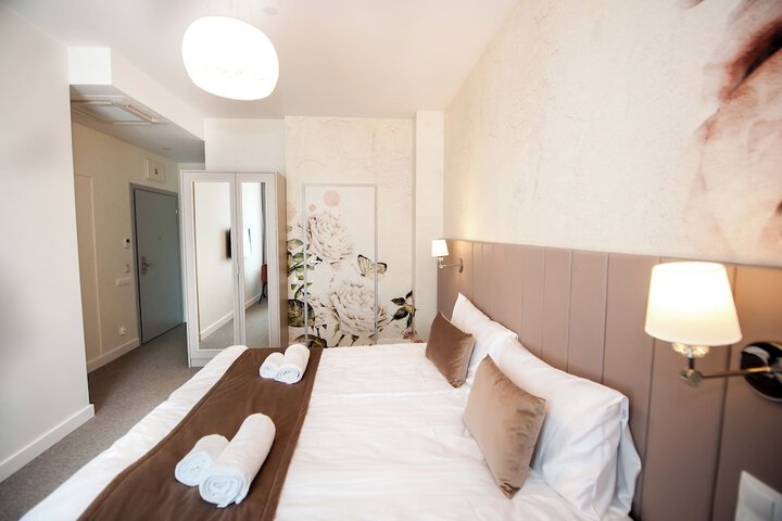 Room 15 of 30