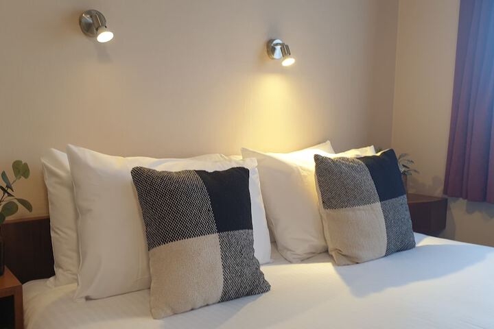 Room 11 of 20