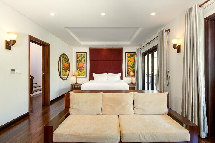 Room 9 of 125