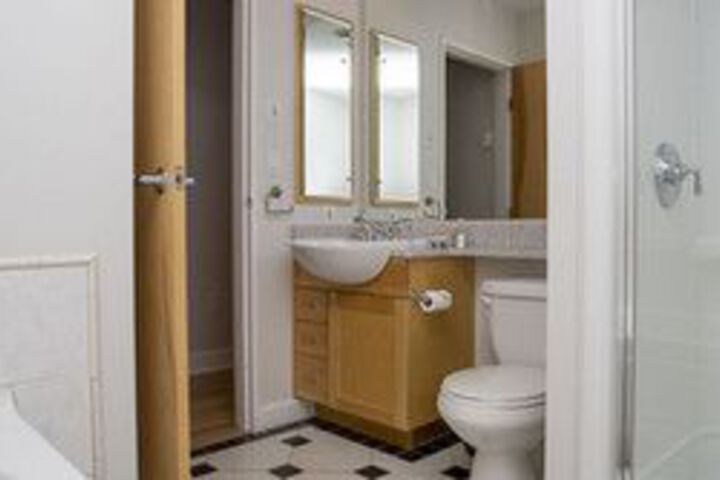 Room 5 of 27