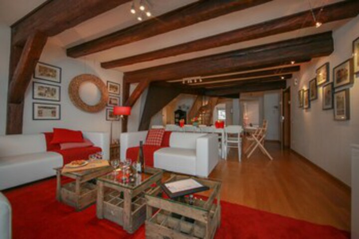 Room 4 of 38