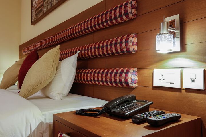 Room 10 of 82