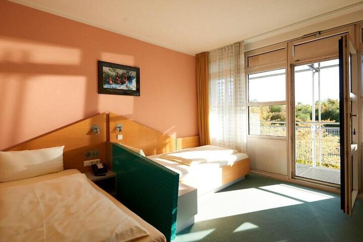 Room 6 of 84