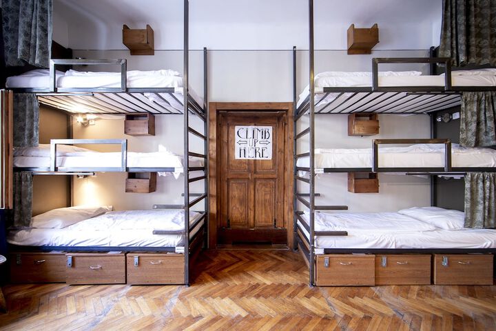 Room 14 of 68