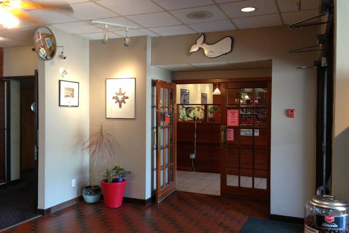 Guest Lobby