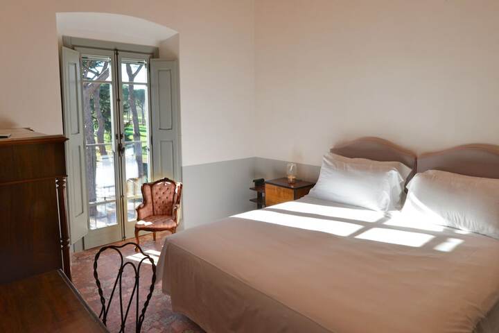 Room 9 of 36