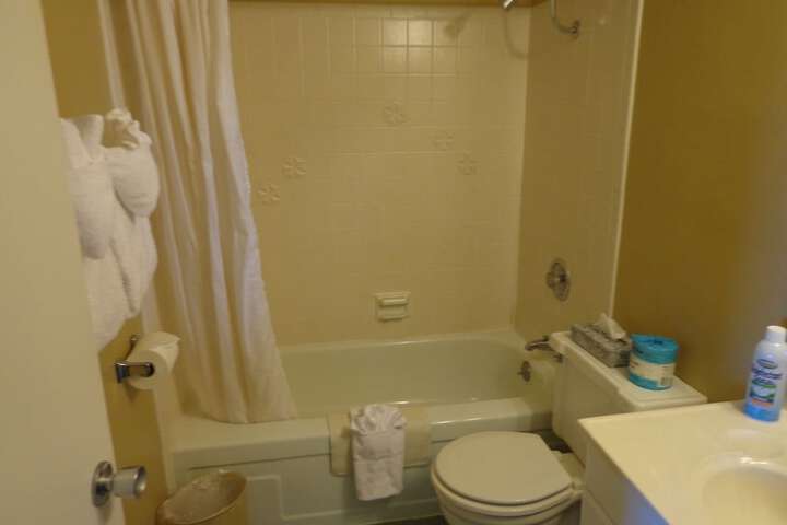 Room 9 of 39