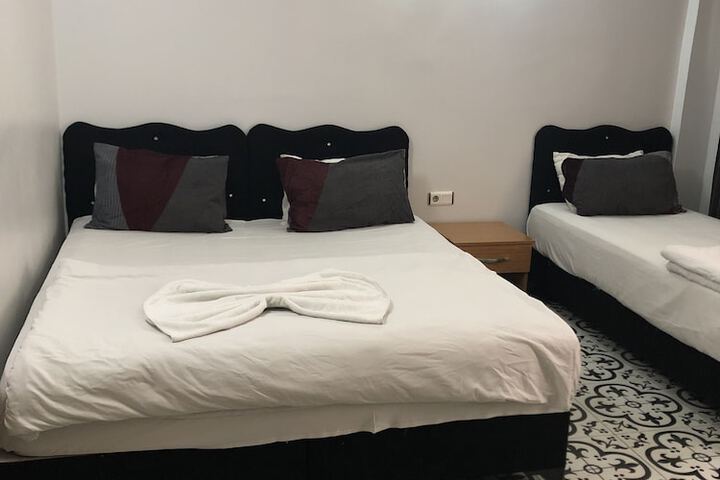 Room 6 of 137