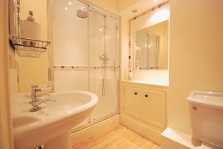 Room 4 of 39