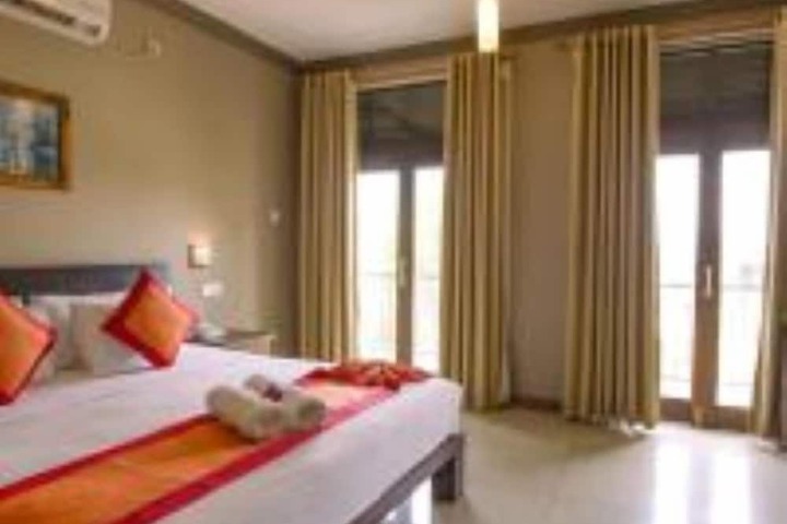 Room 2 of 12