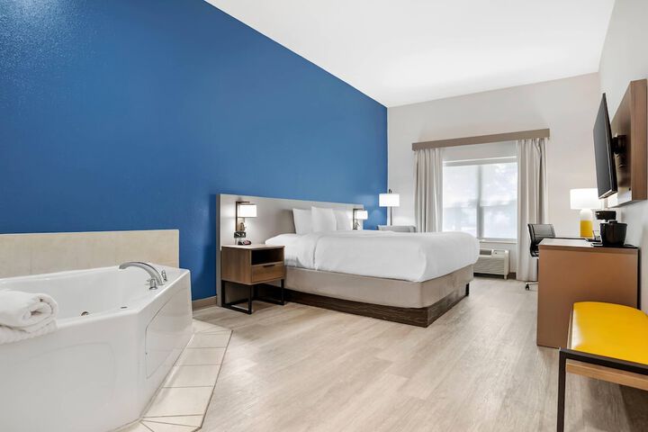 Room 46 of 74