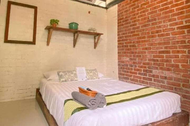 Room 5 of 19