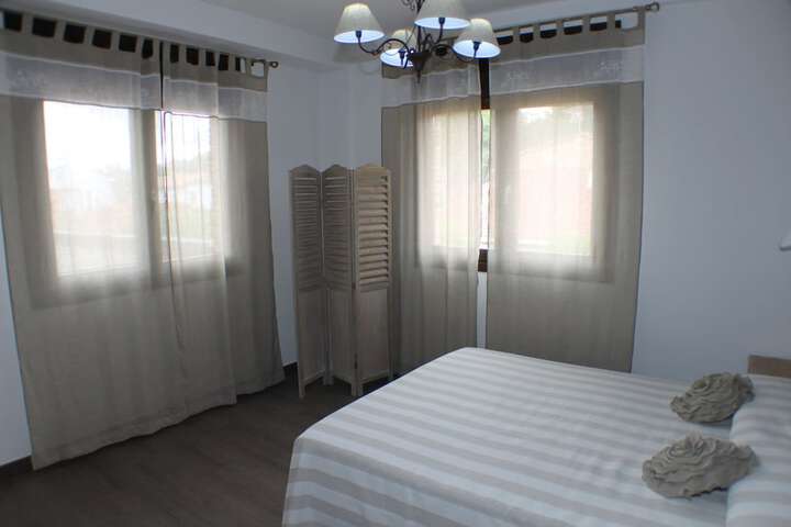 Room 12 of 19