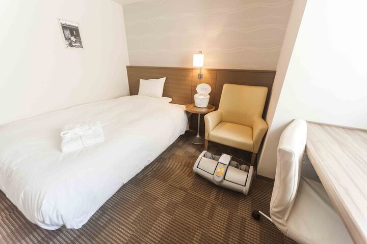 Room 6 of 85