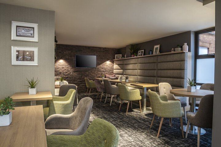 Guest Lobby
