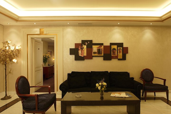 Guest Lobby