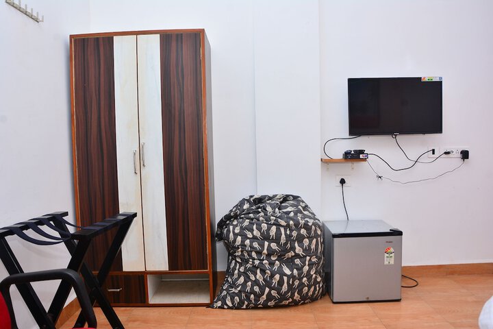 Room 11 of 37