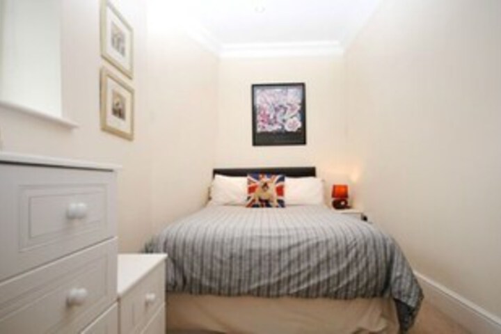 Room 28 of 28