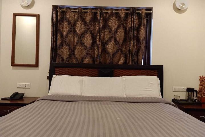 Room 4 of 70