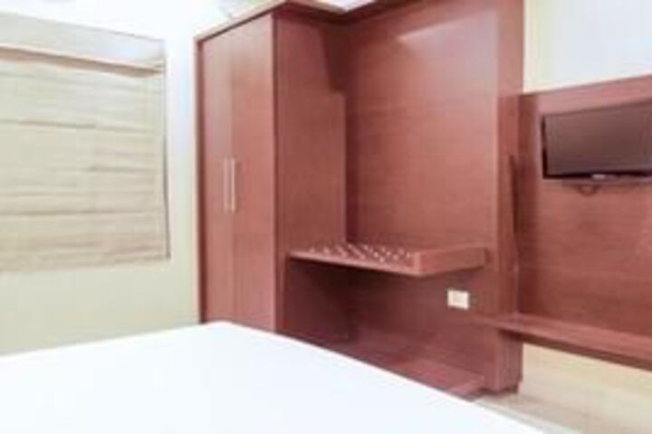 Room 32 of 47