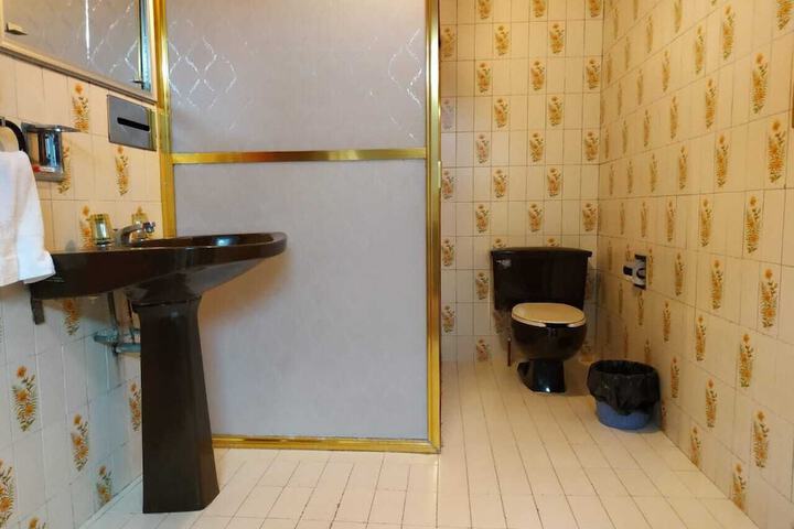 Room 21 of 21