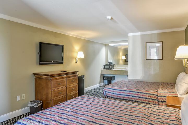 Standard Room, King or Two Doubles (1 of 5)