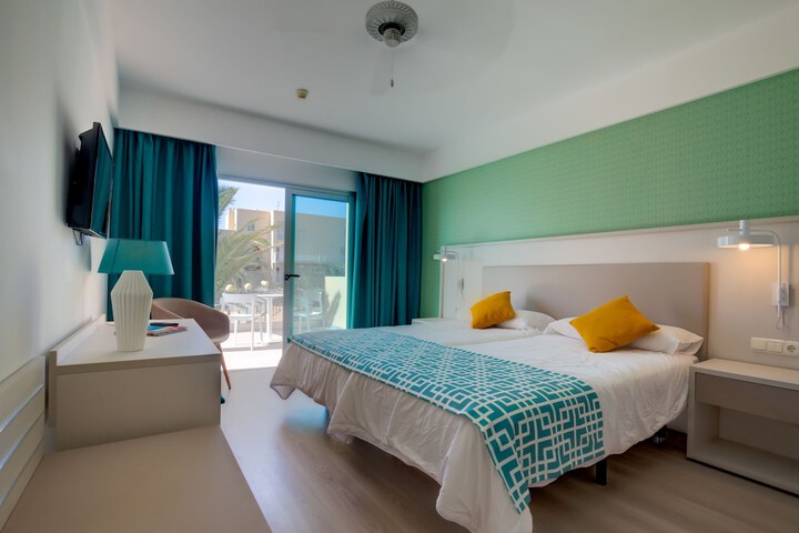 Room 5 of 42