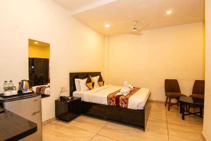 Room 10 of 19
