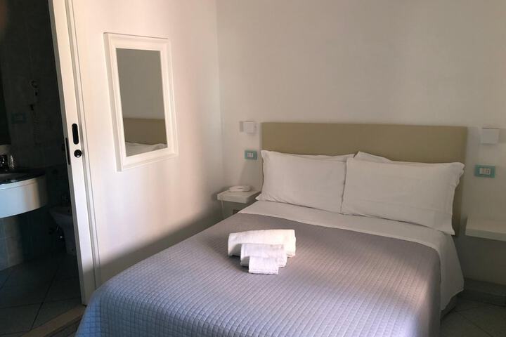 Room 11 of 49