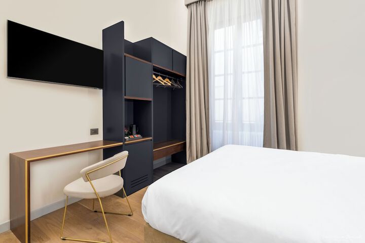Room 10 of 67