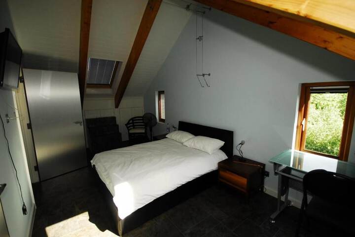 Room 2 of 9
