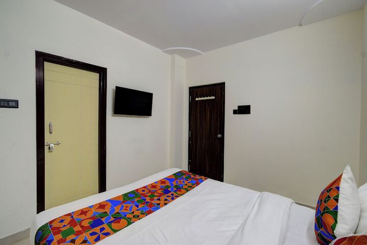 Room 11 of 24