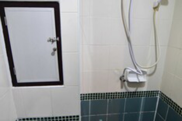 Room 4 of 23