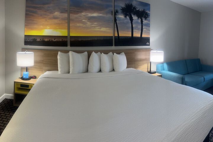 1 King Bed (7 of 23)