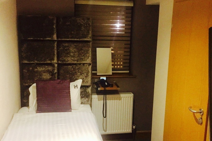 Room 7 of 60