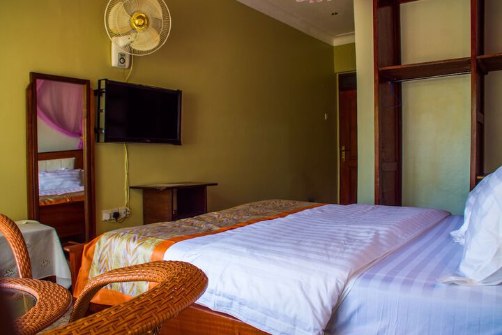 Room 40 of 69