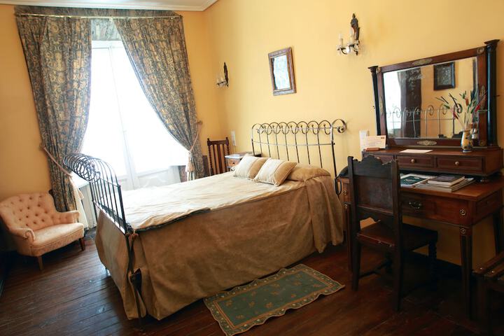 Room 3 of 64