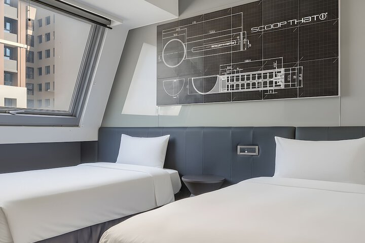 Room 17 of 121