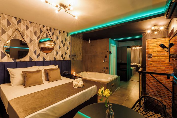 Room 2 of 27