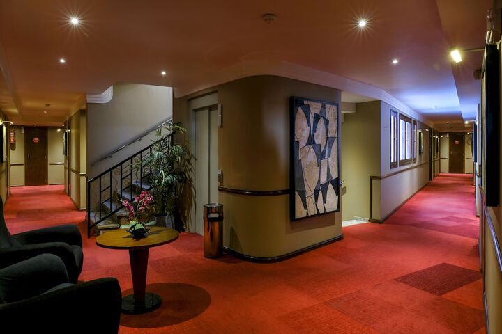 Ballroom/Hall 58 of 78