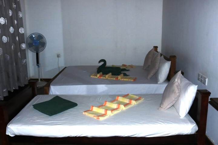 Room 3 of 31