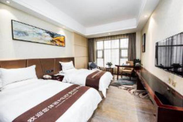 Room 10 of 11