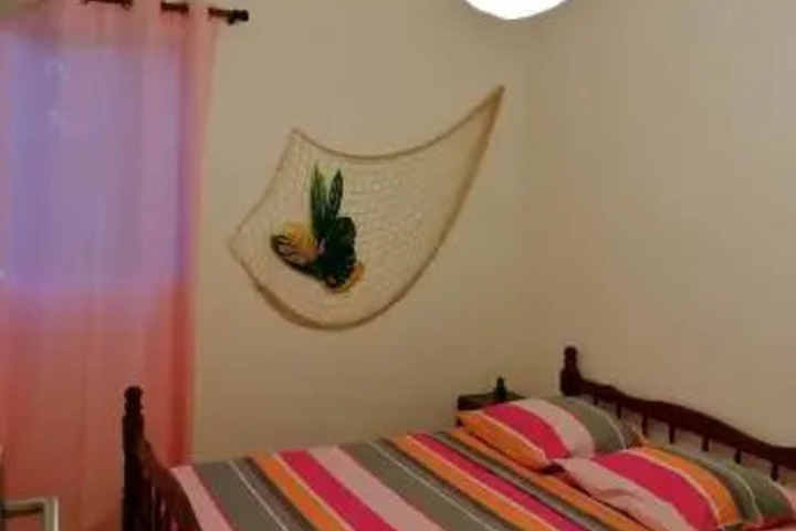 Room 4 of 11