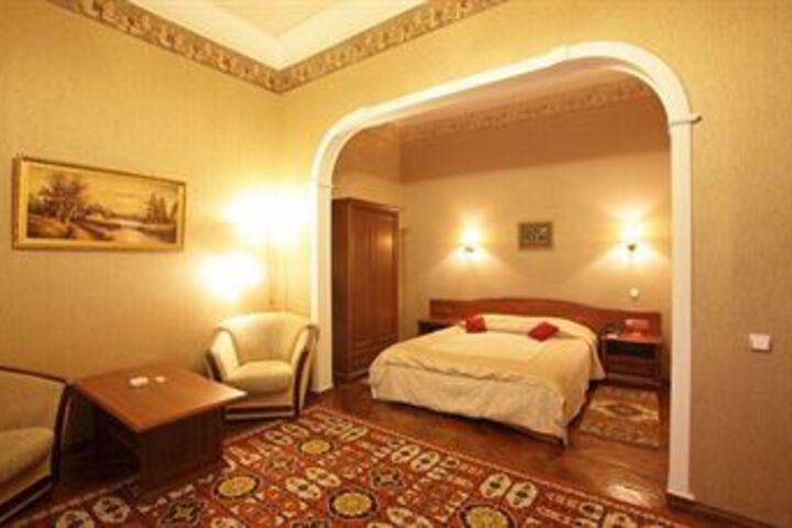 Room 8 of 24