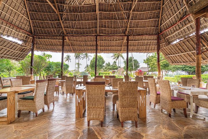Dining 70 of 113