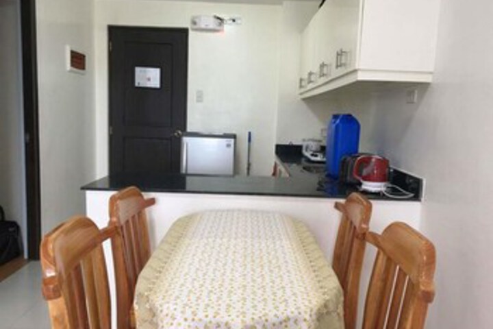 Room 10 of 30