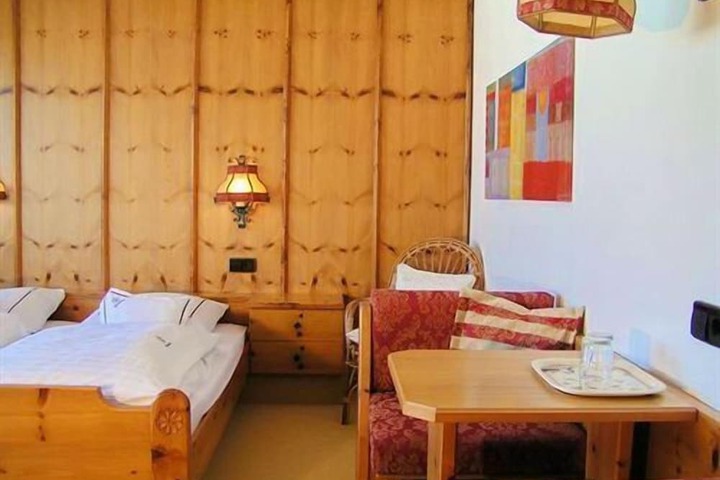 Room 8 of 31
